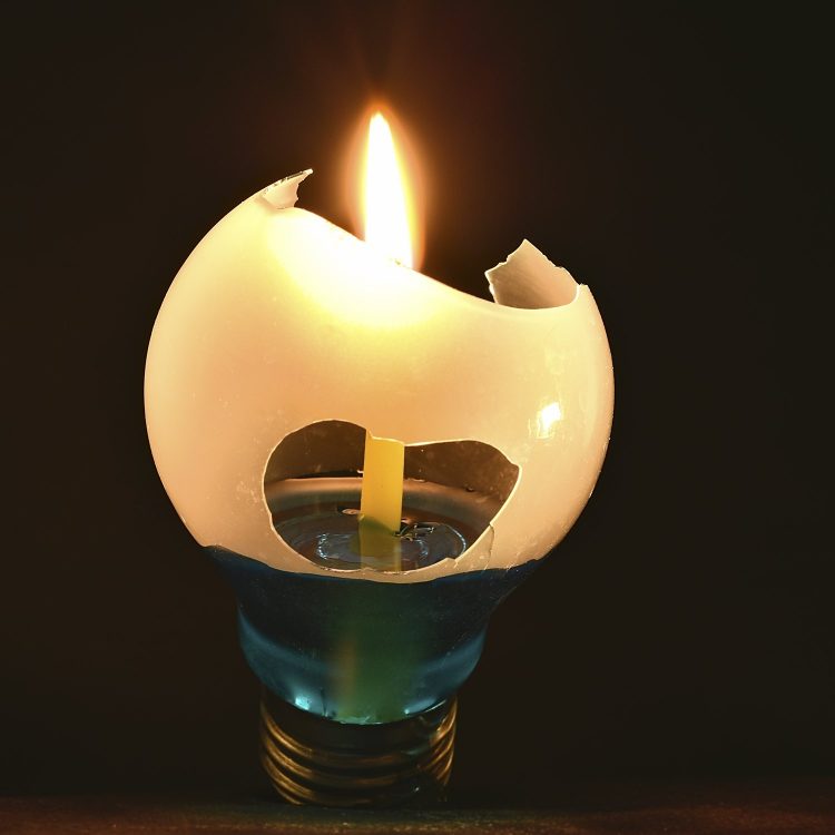 Haute vitesse Flash High speed Image figée Eclats de verre Explosion