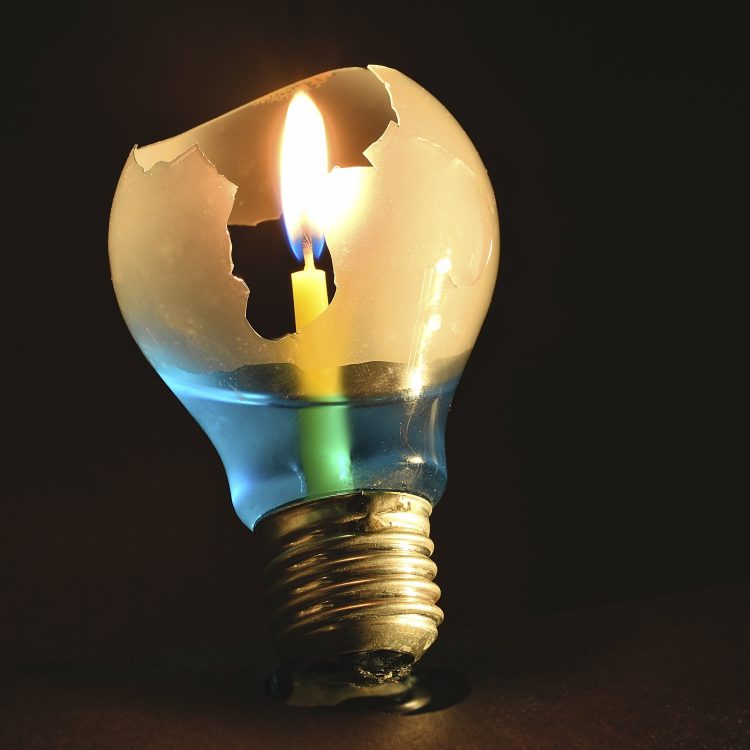 Haute vitesse Flash High speed Image figée Eclats de verre Explosion