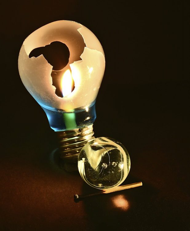 Haute vitesse Flash High speed Image figée Eclats de verre Explosion