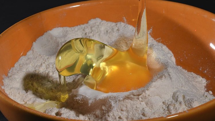 Haute vitesse Flash High speed Image figée Eclats de verre Explosion