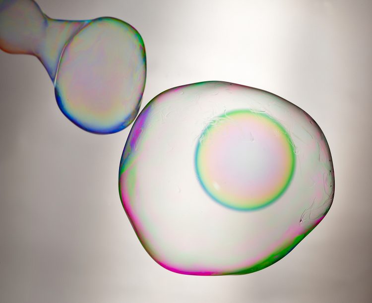 Haute vitesse Flash High speed Image figée Eclats de verre Explosion