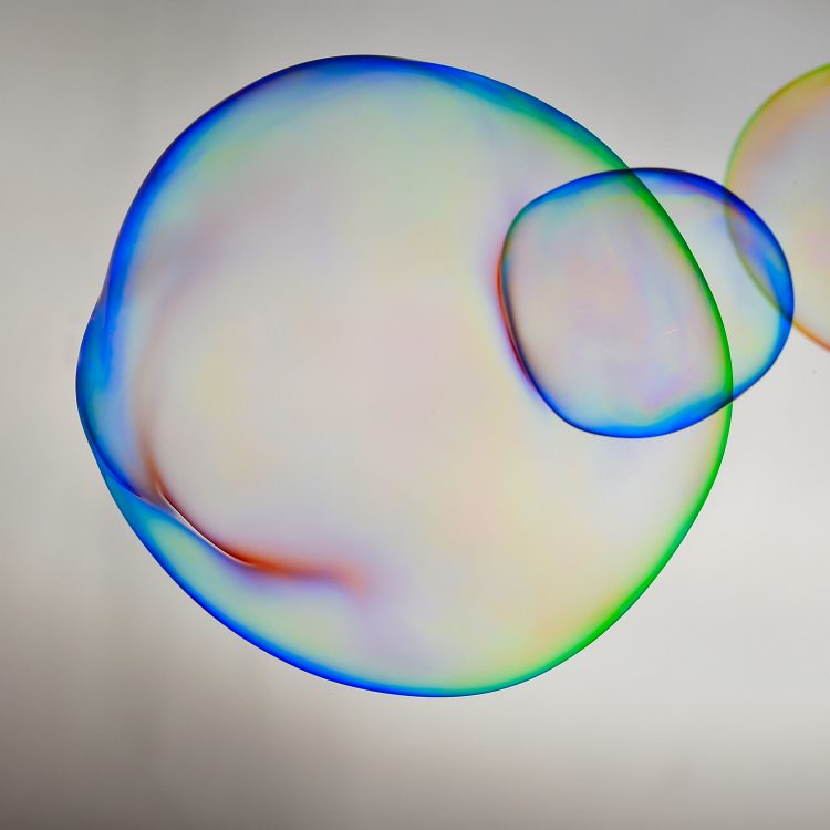 Haute vitesse Flash High speed Image figée Eclats de verre Explosion