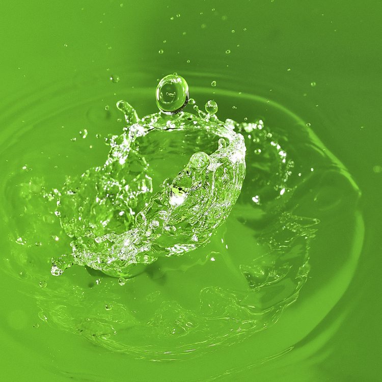 Haute vitesse Flash High speed Image figée Eclats de verre Explosion