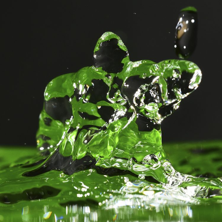 Haute vitesse Flash High speed Image figée Eclats de verre Explosion