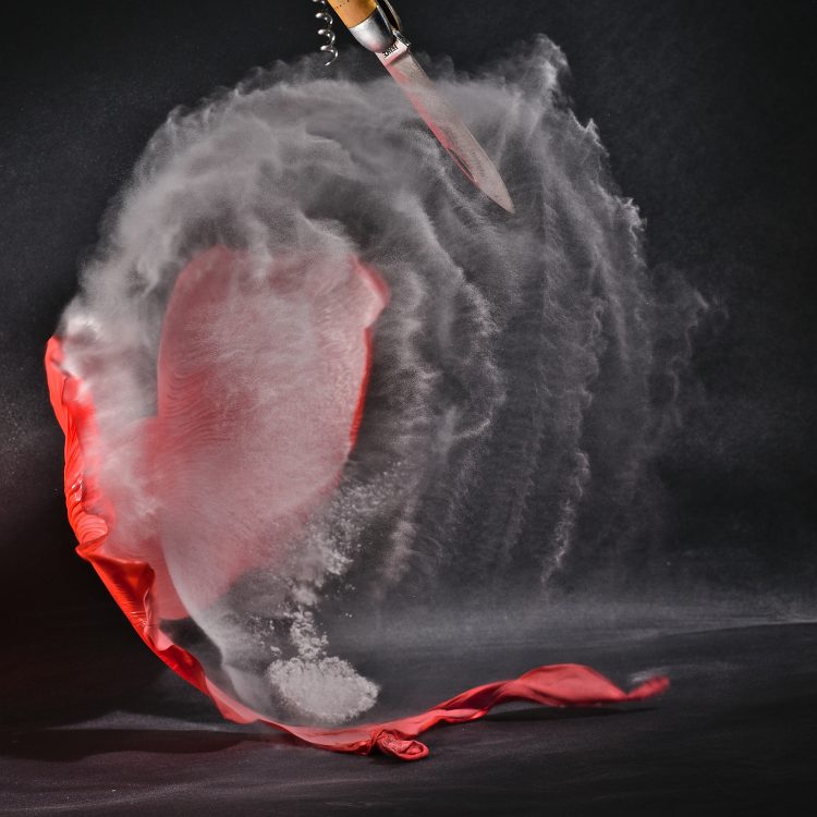 Haute vitesse Flash High speed Image figée Eclats de verre Explosion