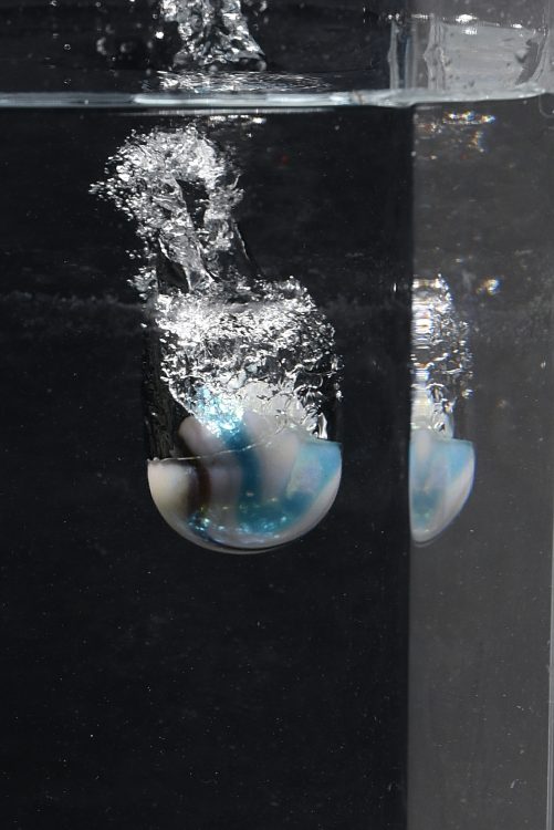 Haute vitesse Flash High speed Image figée Eclats de verre Explosion