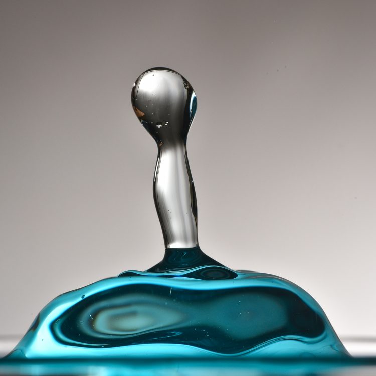 Haute vitesse Flash High speed Image figée Eclats de verre Explosion