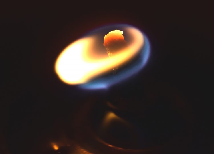 Haute vitesse Flash High speed Image figée Eclats de verre Explosion