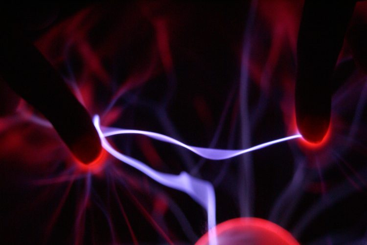 Haute vitesse Flash High speed Image figée Eclats de verre Explosion