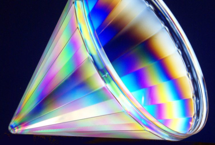 Haute vitesse Flash High speed Image figée Eclats de verre Explosion