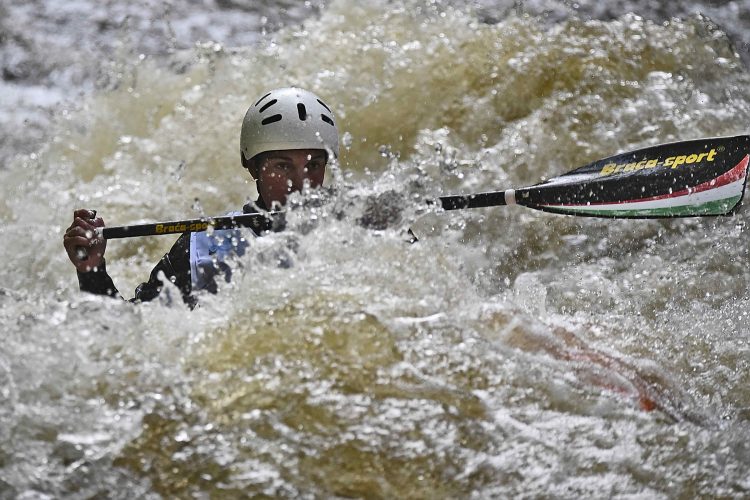 Vézère Rivière sportive Canoë-Kayak Treignac Corrèze Descente Sprint Classique