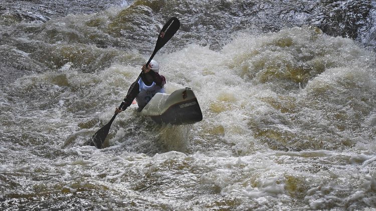 Vézère Rivière sportive Canoë-Kayak Treignac Corrèze Descente Sprint Classique
