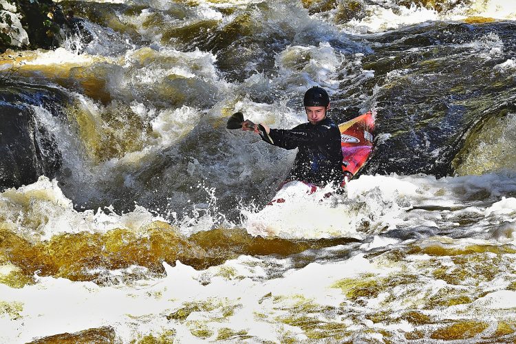 Vézère Rivière sportive Canoë-Kayak Treignac Corrèze Descente Sprint Classique