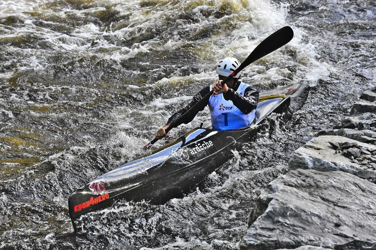Vézère Rivière sportive Canoë-Kayak Treignac Corrèze Descente Sprint Classique
