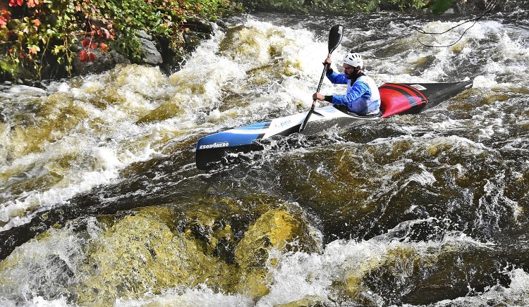 Vézère Rivière sportive Canoë-Kayak Treignac Corrèze Descente Sprint Classique