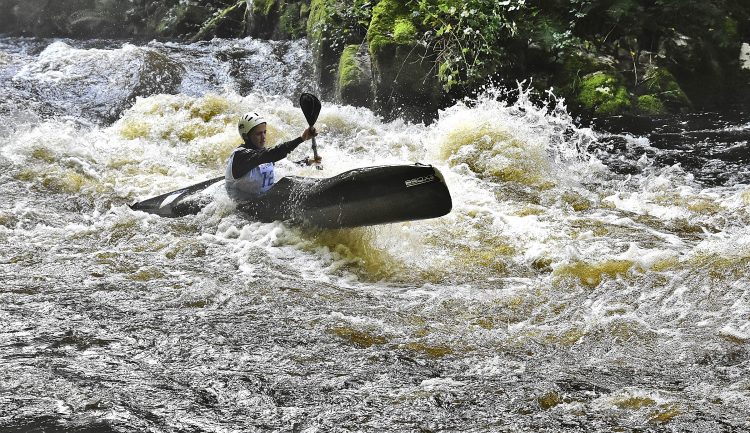 Vézère Rivière sportive Canoë-Kayak Treignac Corrèze Descente Sprint Classique