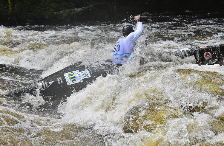 Vézère Rivière sportive Canoë-Kayak Treignac Corrèze Descente Sprint Classique