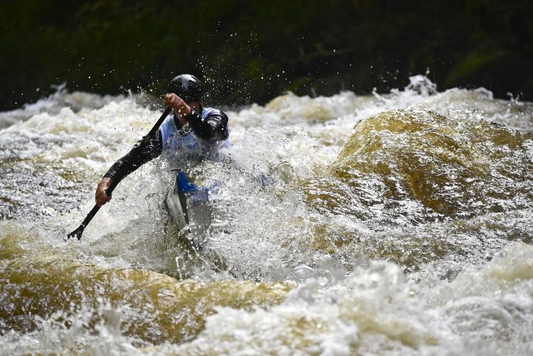 Vézère Rivière sportive Canoë-Kayak Treignac Corrèze Descente Sprint Classique
