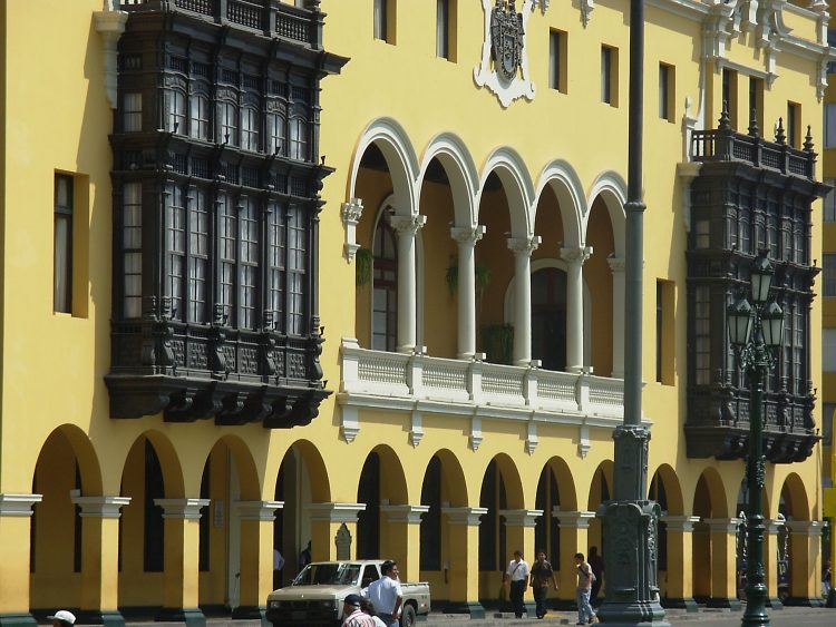 Lima Pérou Plazza de armas Façades Pacifique Bus