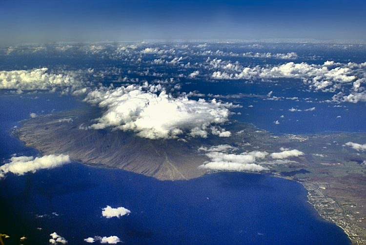 Maui Avion vue aérienne hublot voyage côte déserte