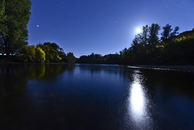 Dordogne Nuit Paysage nocturne Lune Etoiles Reflets