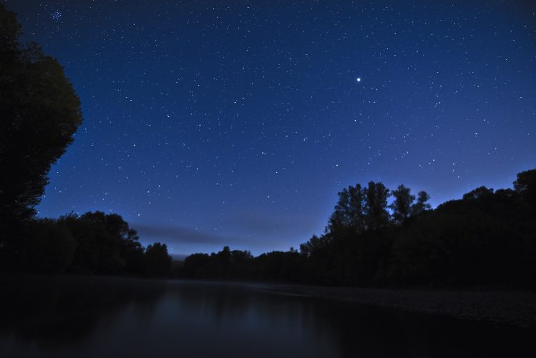 Dordogne Nuit Paysage nocturne Lune Etoiles Reflets