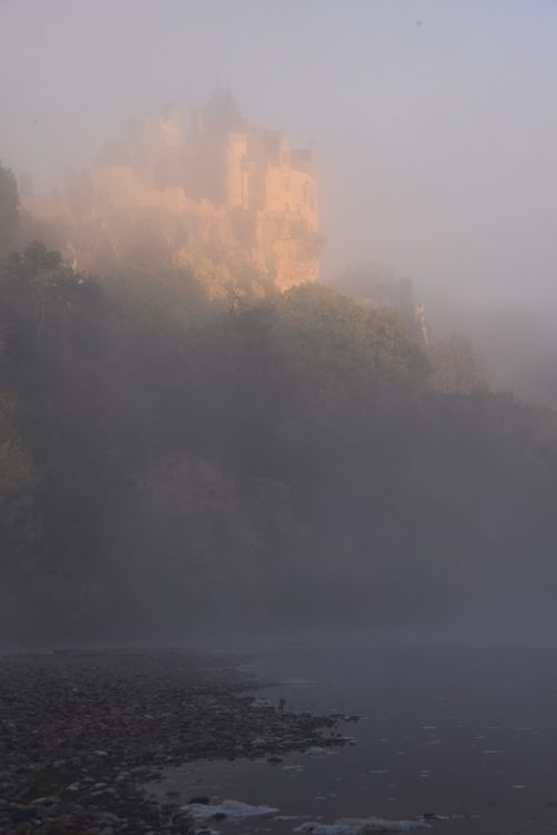 Rivière Dordogne Brume Lever Soleil Couleur Automne Cingle de Montfort Château Reflets