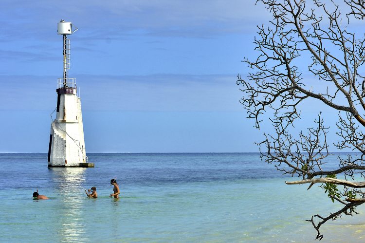 Nouvelle Calédonie Nouméa Phare Amédée Tricot Rayé