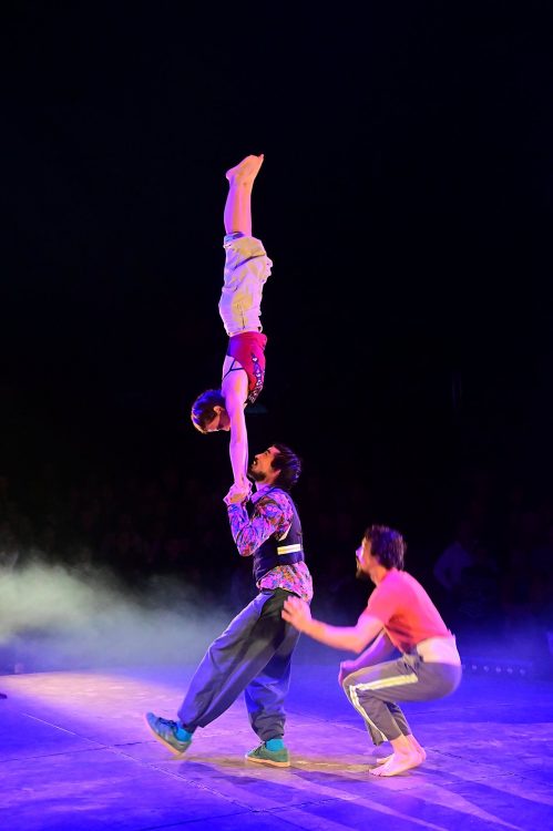 Spectacle Ocho Cirque Baraka Boulazac Lamoura Arts du cirque Circassien