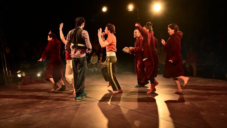 Spectacle Ocho Cirque Baraka Boulazac Lamoura Arts du cirque Circassien