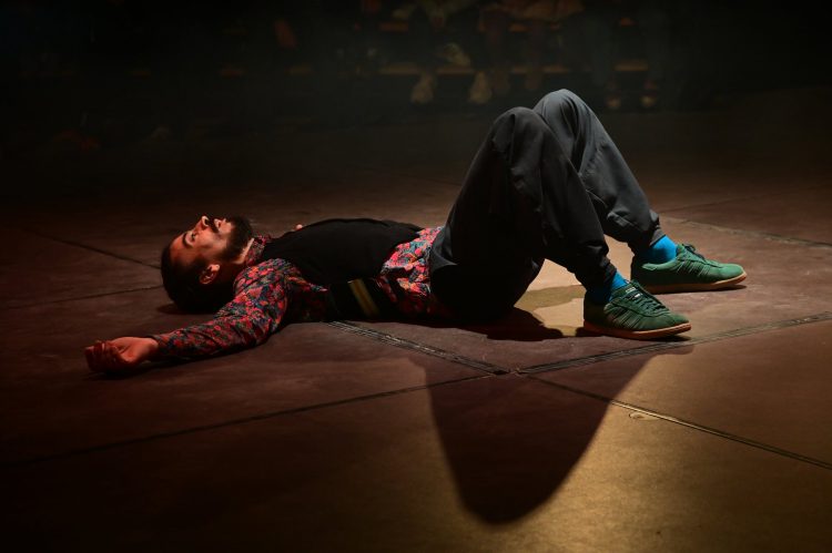 Spectacle Ocho Cirque Baraka Boulazac Lamoura Arts du cirque Circassien