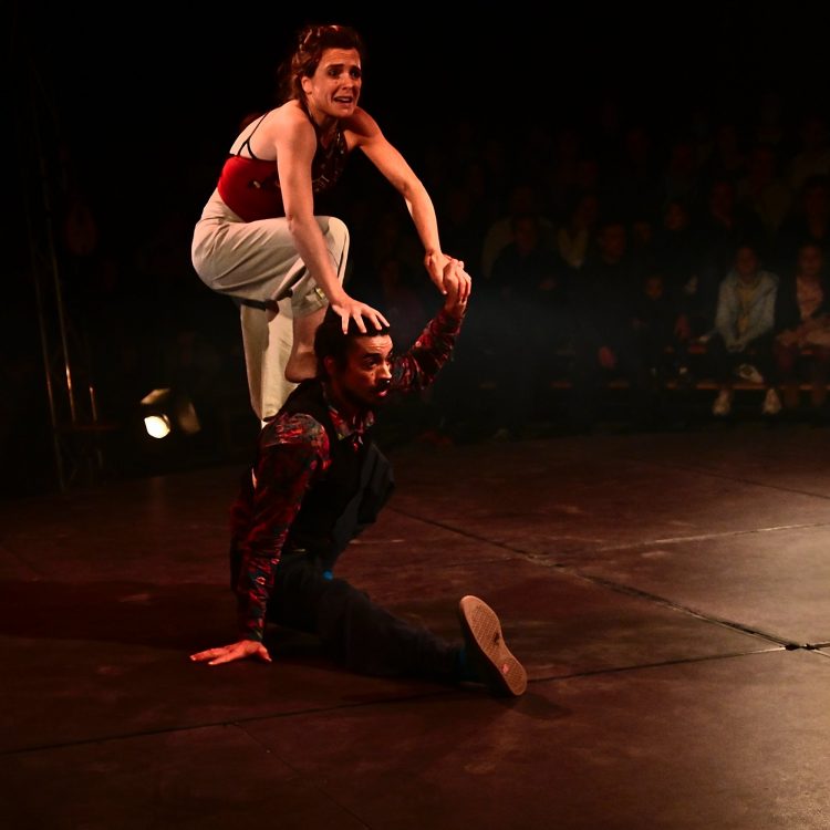 Spectacle Ocho Cirque Baraka Boulazac Lamoura Arts du cirque Circassien