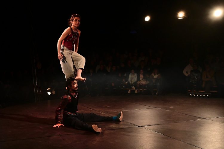 Spectacle Ocho Cirque Baraka Boulazac Lamoura Arts du cirque Circassien