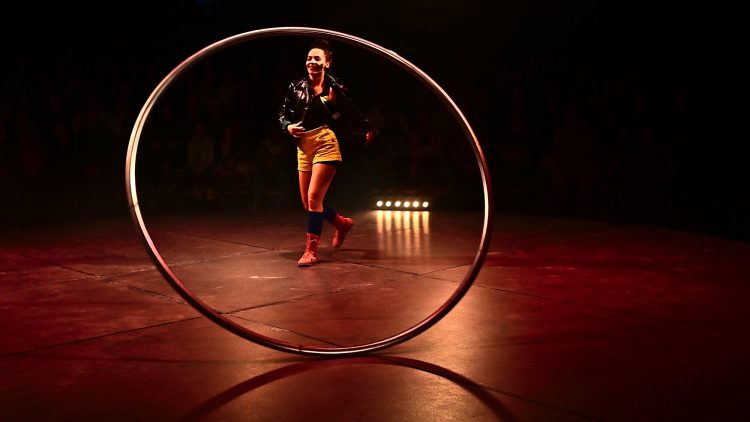 Spectacle Ocho Cirque Baraka Boulazac Lamoura Arts du cirque Circassien