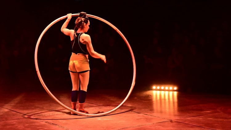 Spectacle Ocho Cirque Baraka Boulazac Lamoura Arts du cirque Circassien