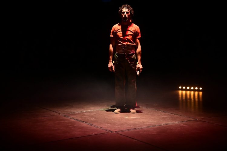 Spectacle Ocho Cirque Baraka Boulazac Lamoura Arts du cirque Circassien