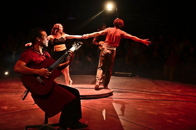 Spectacle Ocho Cirque Baraka Boulazac Lamoura Arts du cirque Circassien