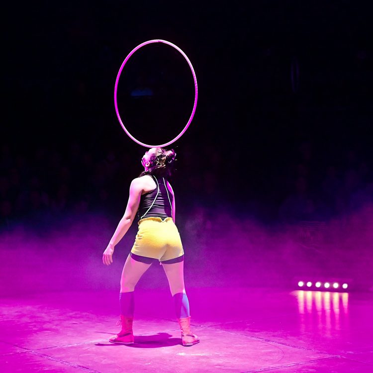 Spectacle Ocho Cirque Baraka Boulazac Lamoura Arts du cirque Circassien