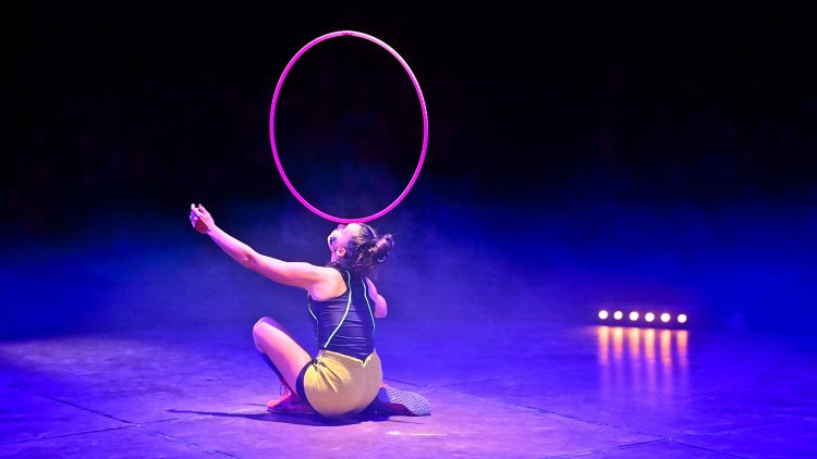 Spectacle Ocho Cirque Baraka Boulazac Lamoura Arts du cirque Circassien