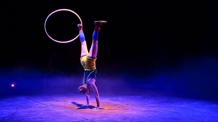 Spectacle Ocho Cirque Baraka Boulazac Lamoura Arts du cirque Circassien