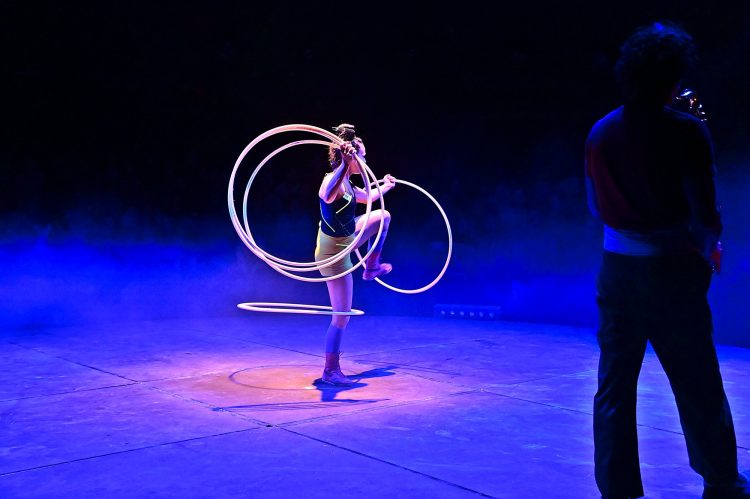 Spectacle Ocho Cirque Baraka Boulazac Lamoura Arts du cirque Circassien