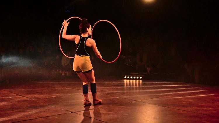 Spectacle Ocho Cirque Baraka Boulazac Lamoura Arts du cirque Circassien