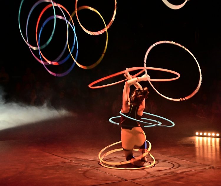 Spectacle Ocho Cirque Baraka Boulazac Lamoura Arts du cirque Circassien