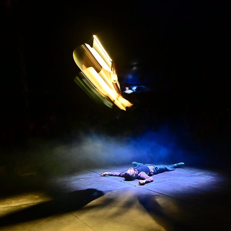 Spectacle Ocho Cirque Baraka Boulazac Lamoura Arts du cirque Circassien