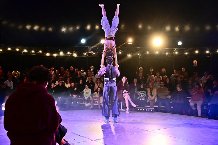 Spectacle Ocho Cirque Baraka Boulazac Lamoura Arts du cirque Circassien