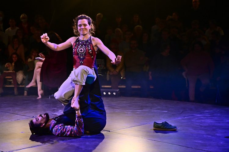 Spectacle Ocho Cirque Baraka Boulazac Lamoura Arts du cirque Circassien