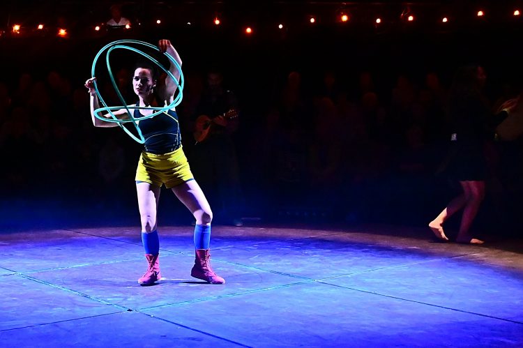 Spectacle Ocho Cirque Baraka Boulazac Lamoura Arts du cirque Circassien