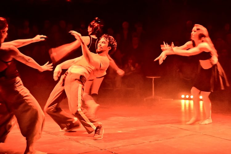 Spectacle Ocho Cirque Baraka Boulazac Lamoura Arts du cirque Circassien