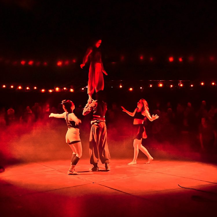 Spectacle Ocho Cirque Baraka Boulazac Lamoura Arts du cirque Circassien