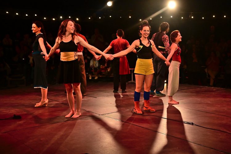 Spectacle Ocho Cirque Baraka Boulazac Lamoura Arts du cirque Circassien